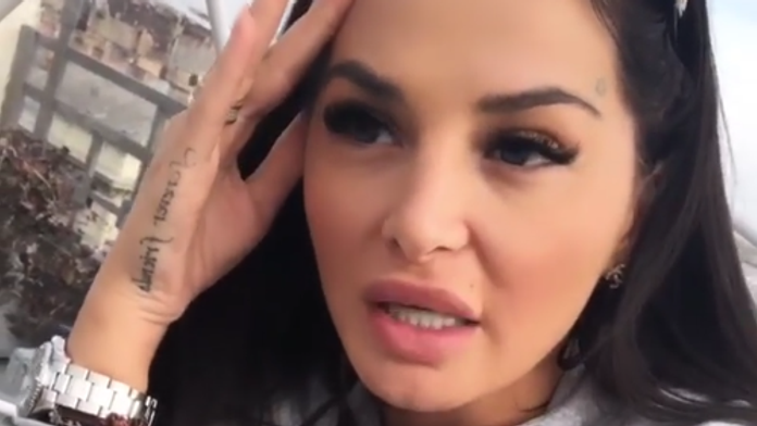 Kurtis Gabriel z New Jersey oslavuje gól proti Montrealu.