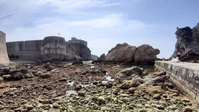 Pokles vody je značný.