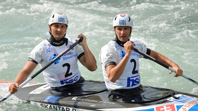 Na snímke slovenskí reprezentanti Ladislav (vpravo) a Peter Škantárovci.