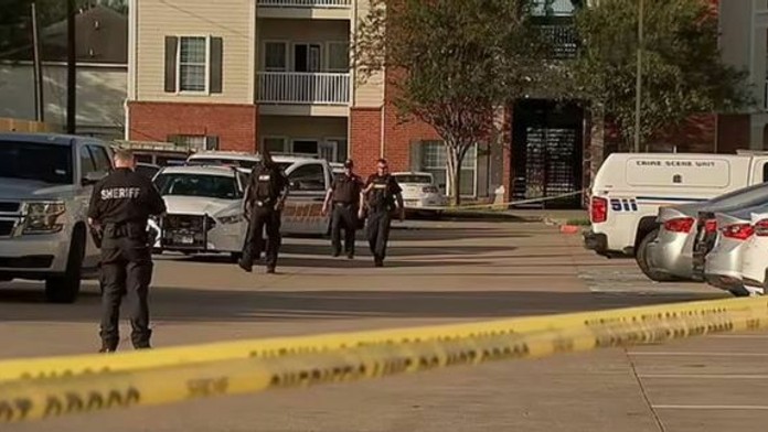 V byte v Houstone našli opustených bratov s mŕtvolou