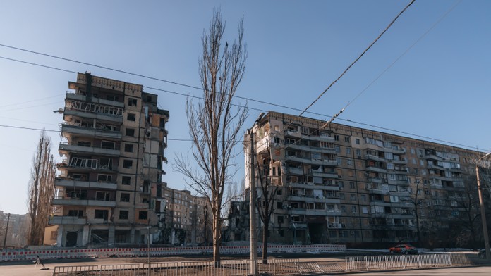 Ruská raketa zasiahla bytovku v Dnipre. Hlásia najmenej piatich zranených