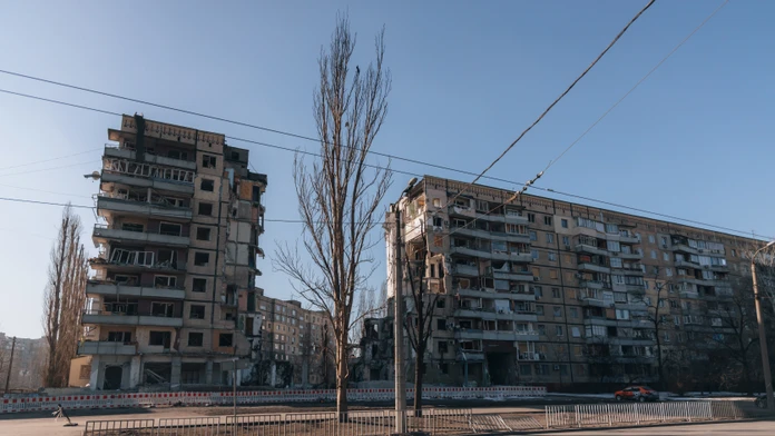 Ruská raketa zasiahla bytovku v Dnipre. Hlásia najmenej piatich zranených
