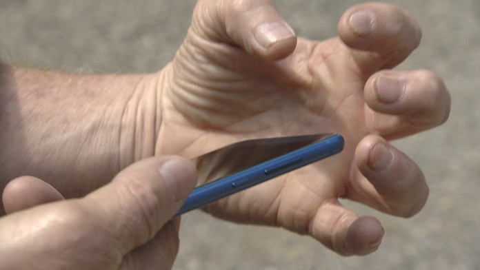 Mobilný telefón, ktorý reklamoval náš divák.