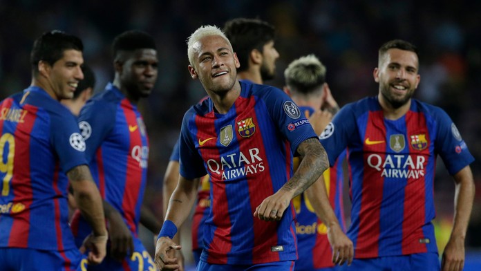 Bek PSV Eindhoven Hector Moreno (vpravo) proti kanonierovi Atlética Kévinovi Gameirovi v dueli LM.