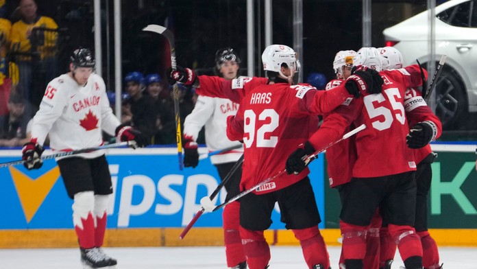 Momentka zo zápasu Švajčiarsko - Kanada