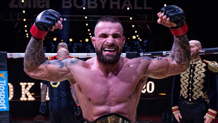 Päť kôl veľkolepej bitky. Vémola zdolal Végha na body a je federálnym kráľom MMA