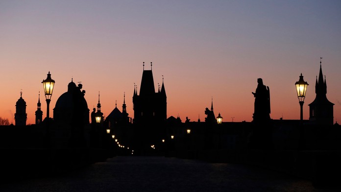 Vchod do bytu, kde sa odohrala bratovražda.