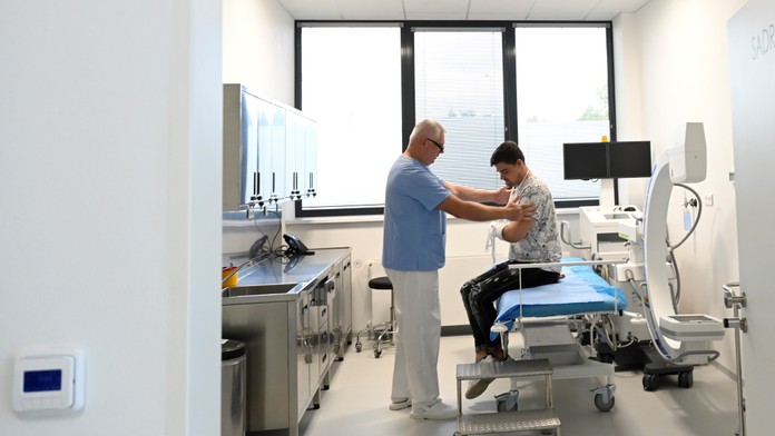 Ambulancie podpísali zmluvy so zdravotnými poisťovňami. Avšak len na mesiac