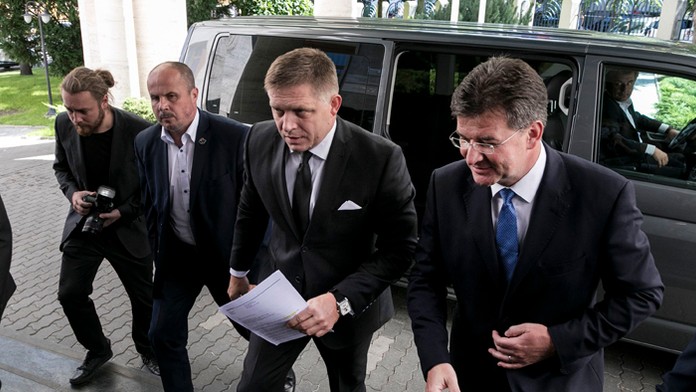 Premiér Robert Fico a šéf diplomacie Miroslav Lajčák.