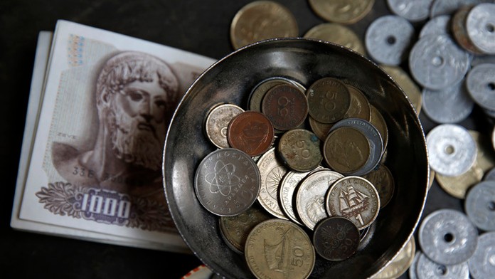 Bývalá grécka mena - drachma na archívnej snímke.