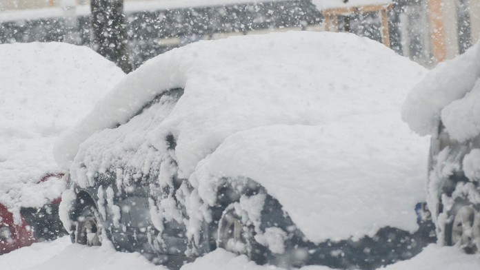 Snehová kalamita v Bratislave 30. januára 2015.jpg