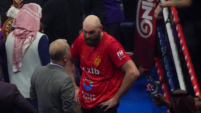 Nahnevaný Fury po prehre s Usykom neskrýval hnev: Poškodili ma, mal som vyhrať