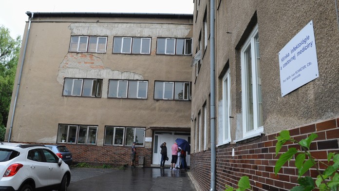 Klinika infektológie a cestovnej medicíny v areáli Univerzitnej nemocnice L. Pasteura v Košiciach. 