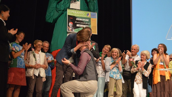 UK_2015_Lille_ziadost_o_ruku (2).JPG