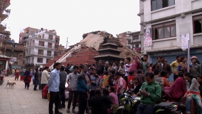 Pomoc Nepálu ponúka celý svet