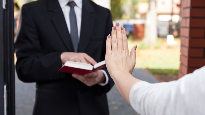 Rusko zakázalo činnosť svedkom Jehovovým, zhabe im všetky majetky