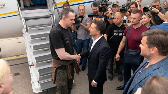 Ruský prezident Vladimír Putin hlasuje v komunulnych voľbách.