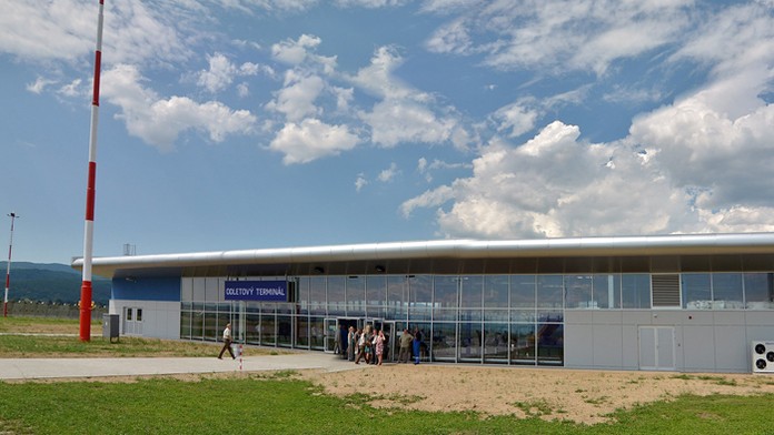 Odletový terminál na lietisku Sliač.