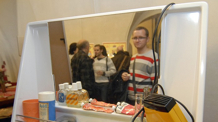 Z výstavy o tom, ako sa žilo na Slovensku pred novembrom 1989. 