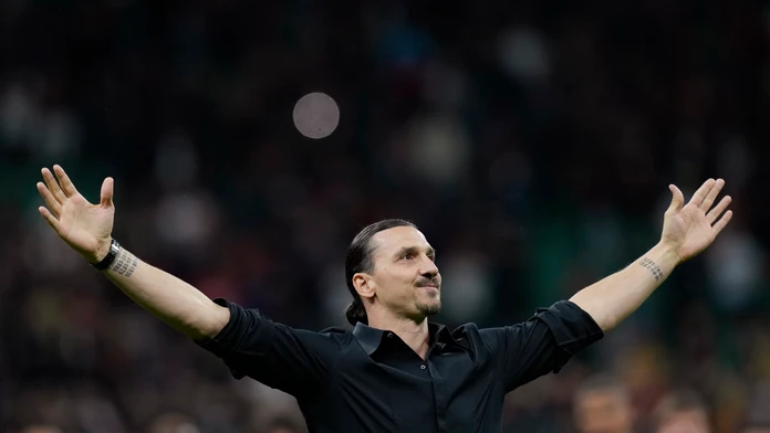 Zlatan Ibrahimovič sa lúči s fanúšikmi. 