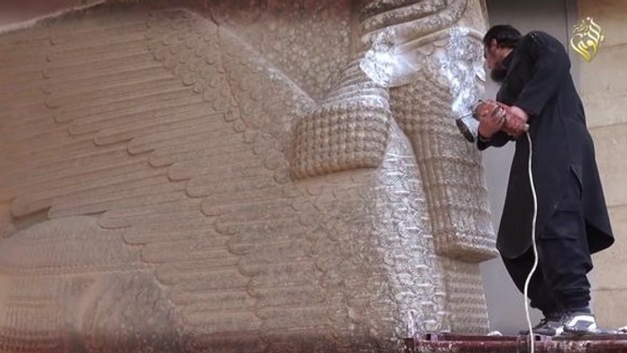 Militanti ničili sochy