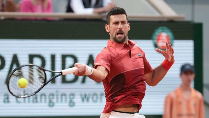 Roland Garros bude pokračovať bez najväčšej hviezdy. Djokovič sa odhlásil a tenis má novú svetovú jednotku
