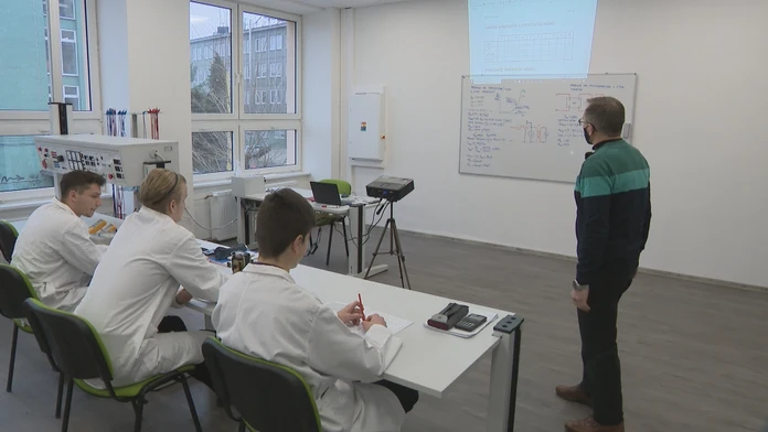 Priemyselná škola elektrotechnická v Prešove je jednou z najlepších na Slovensku. Študentov doslova vyháňajú z tried