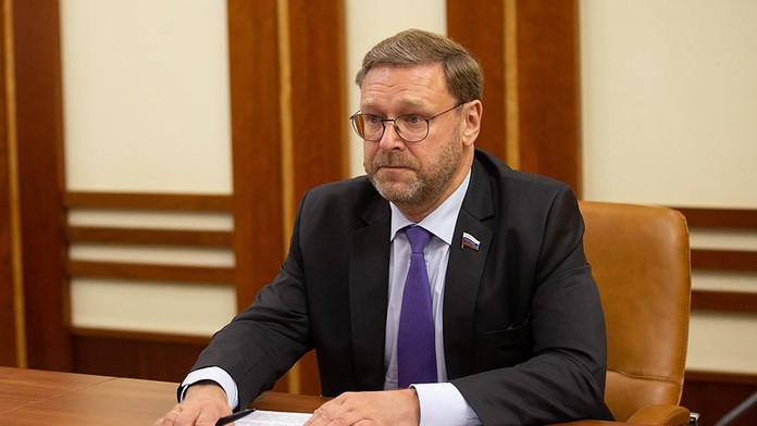 Putinov poslanec reaguje na návrh prímeria: Dohody sa budú uzatvárať za podmienok Moskvy