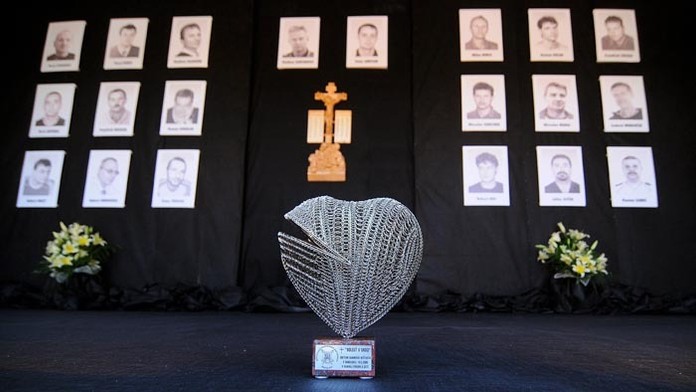 Radosť dvojice z Nashvillu - Scott Hartnell (vpravo) a Roman Josi.