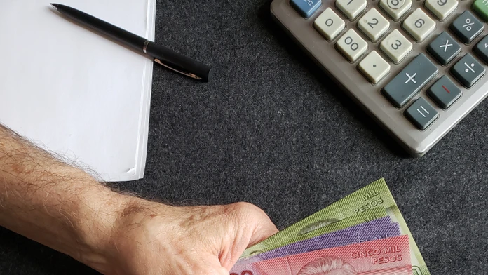Firma poslala omylom zamestnancovi výplatu vo výške 169-tisíc eur. Následne sa vyparil