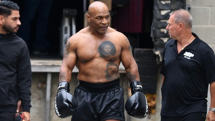 VIDEO: Môže ho Paul zdolať? Tento „stroj“ na 58 rokov rozhodne nevyzerá. Tyson stále boxuje ako boh