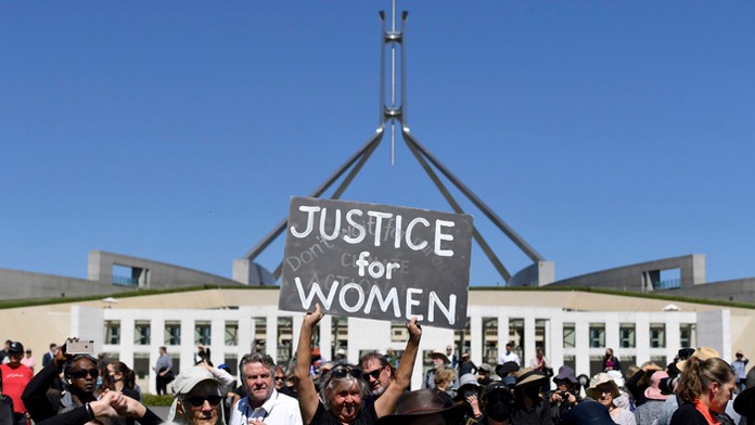 Tisíce žien sa v pondelok zišli vo viac ako 40 mestách po celej Austrálii.