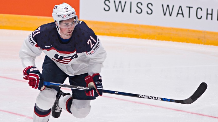 Američan Dylan Larkin počas duelu MS 2016 v Rusku proti Kanade.