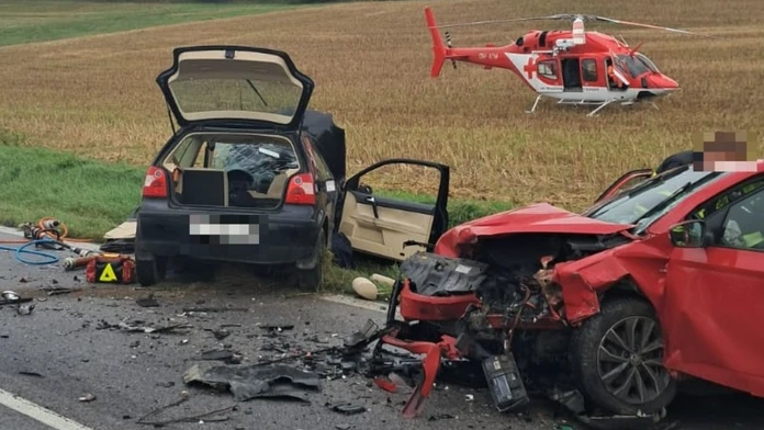 Zrazené autá po nehode v Prešovskom kraji.