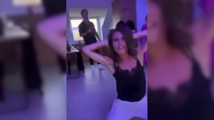 Fínska premiérka Sanna Marinová na večierku