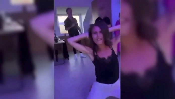Fínska premiérka Sanna Marinová na večierku