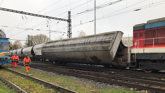 Po vykoľajení vlaku budú v úseku Palárikovo - Tvrdošovce jazdiť rýchlosťou 50 kilometrov za hodinu