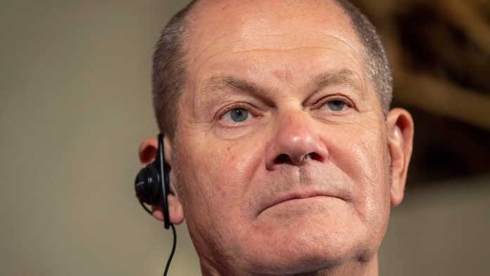 Putin by si mal uvedomiť, že svoje ciele nedosiahne. Vojnu by mal ukončiť, tvrdí Scholz