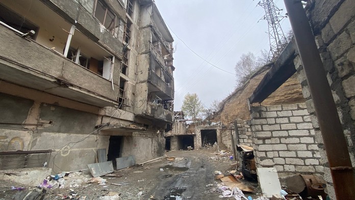 Rusko tvrdí, že arménski separatisti začali odovzdávať zbrane a strelivo