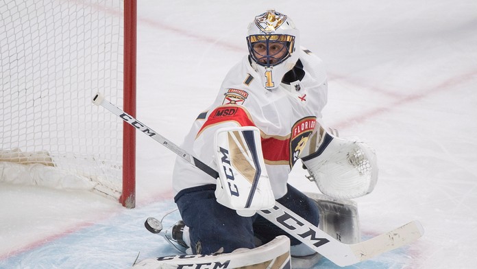 Gólman Floridy Roberto Luongo počas zápasu s Montrealom.
