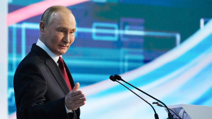 Putin opäť zdôvodňoval vyslanie vojsk na Ukrajinu. Trvá na tom, že Rusko dosiahne všetky stanovené ciele