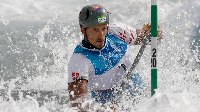 Matej Beňuš v kvalifikácii single kajakárov na OH v Riu.