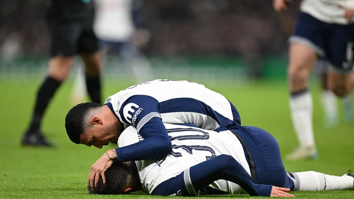 VIDEO: Hráč Tottenhamu zostal nehybne ležať. Po zápase prišli z nemocnice našťastie dobré správy