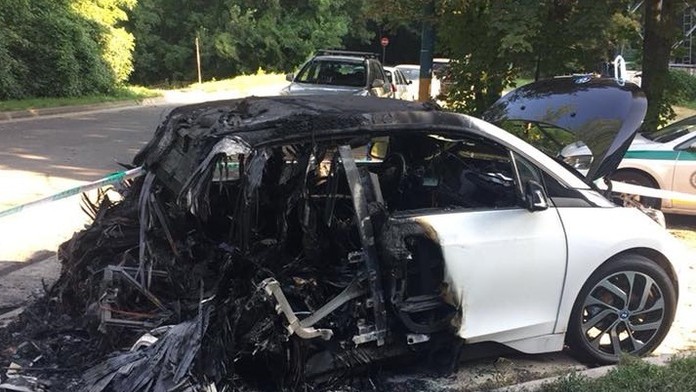 Zhorený elektromobil