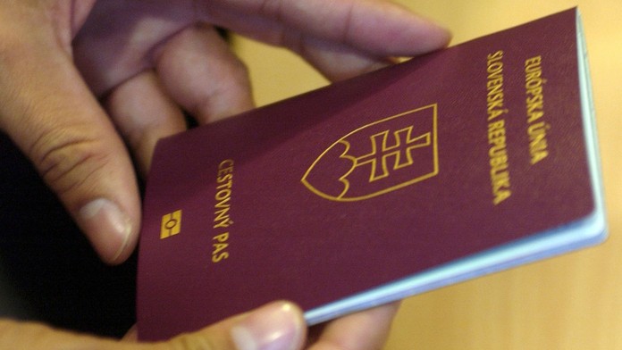 Slovenský cestovný pas (ilustračná snímka)