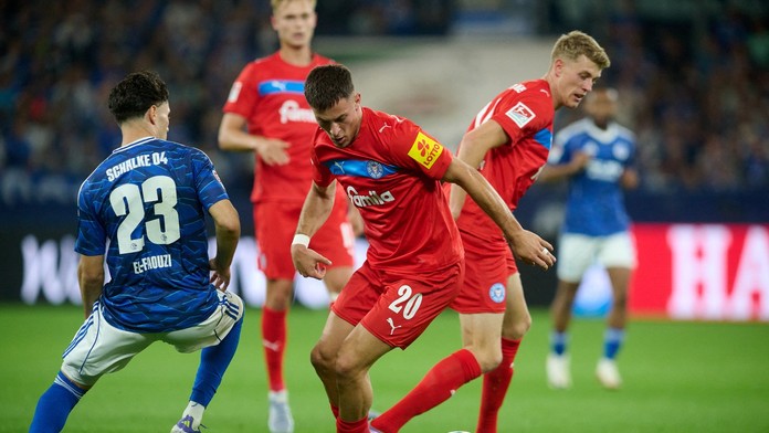 Adrián Kaprálik v drese Holsteinu Kiel