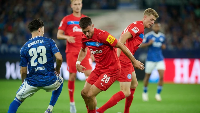 Adrián Kaprálik v drese Holsteinu Kiel