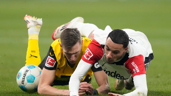 Momentka zo zápasu Eintracht Frankfurt vs. Borussia Dortmund