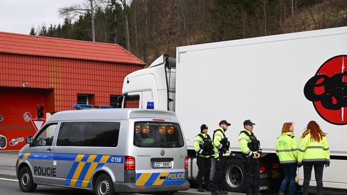 Česko bude na hranici so Slovenskom kontrolovať všetky nákladné autá