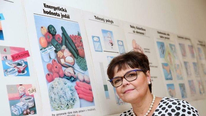 Zľava Mitchell Marner a John Tavares z Toronta oslavujú gól proti Edmontonu.